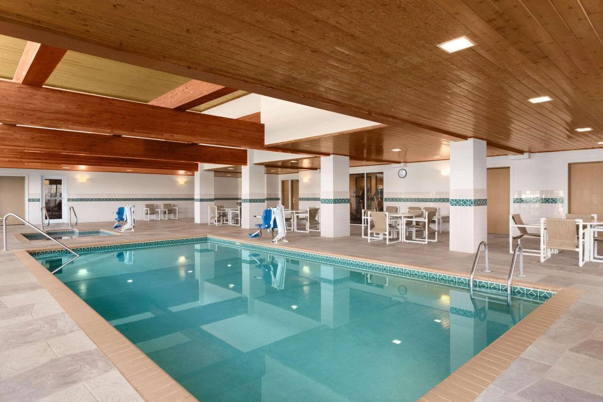 Country Inn & Suites By Radisson, Rochester South, Mn מראה חיצוני תמונה