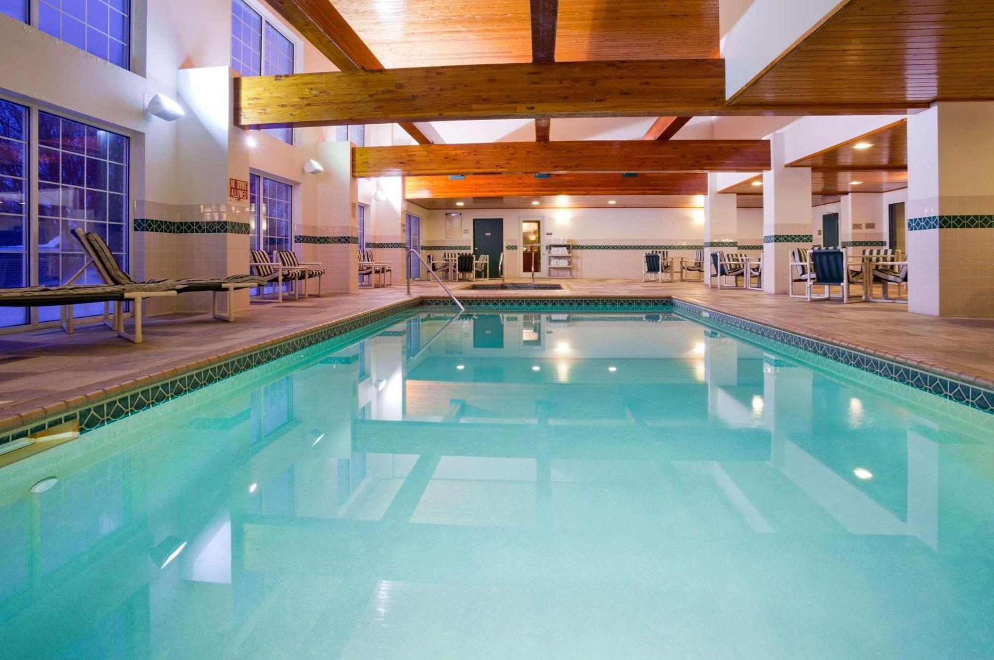 Country Inn & Suites By Radisson, Rochester South, Mn מראה חיצוני תמונה
